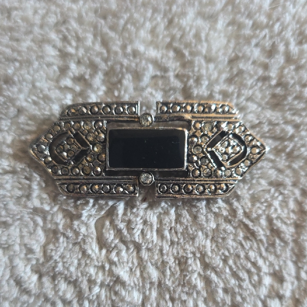 Source Unknown Silver and Black Art Deco Brooch